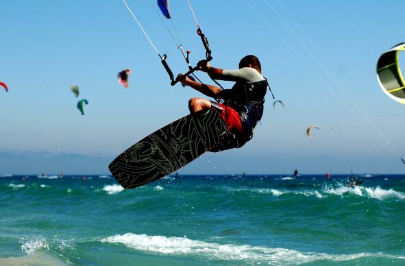 Kitesurf Schnupperkurs – Action mit Wasser und Wind